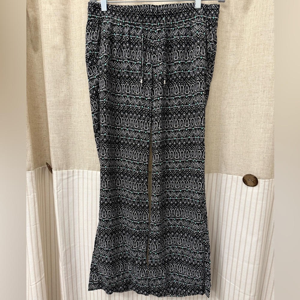 Old Navy Black and White Patterned Pants